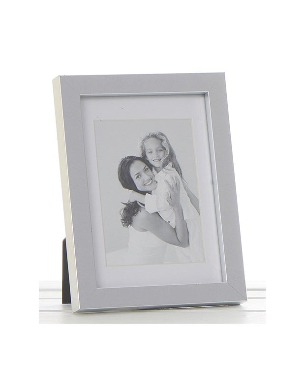 Modern Silver Mount Photo Frame