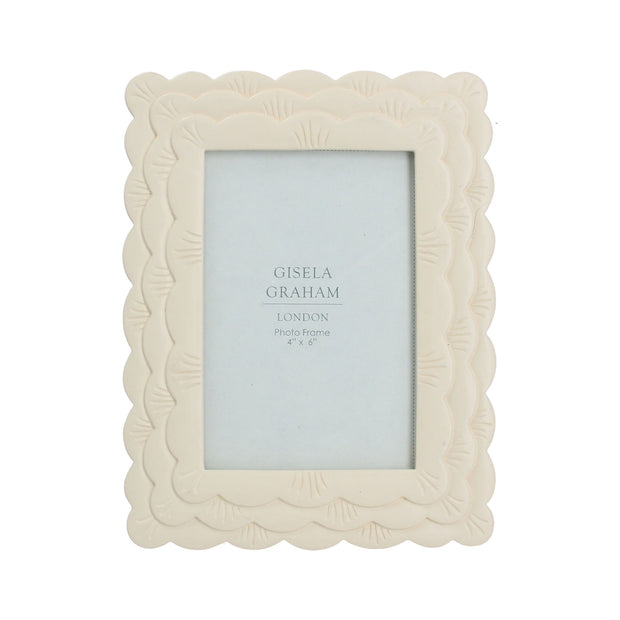 Cream Scalloped Resin Picture Frame