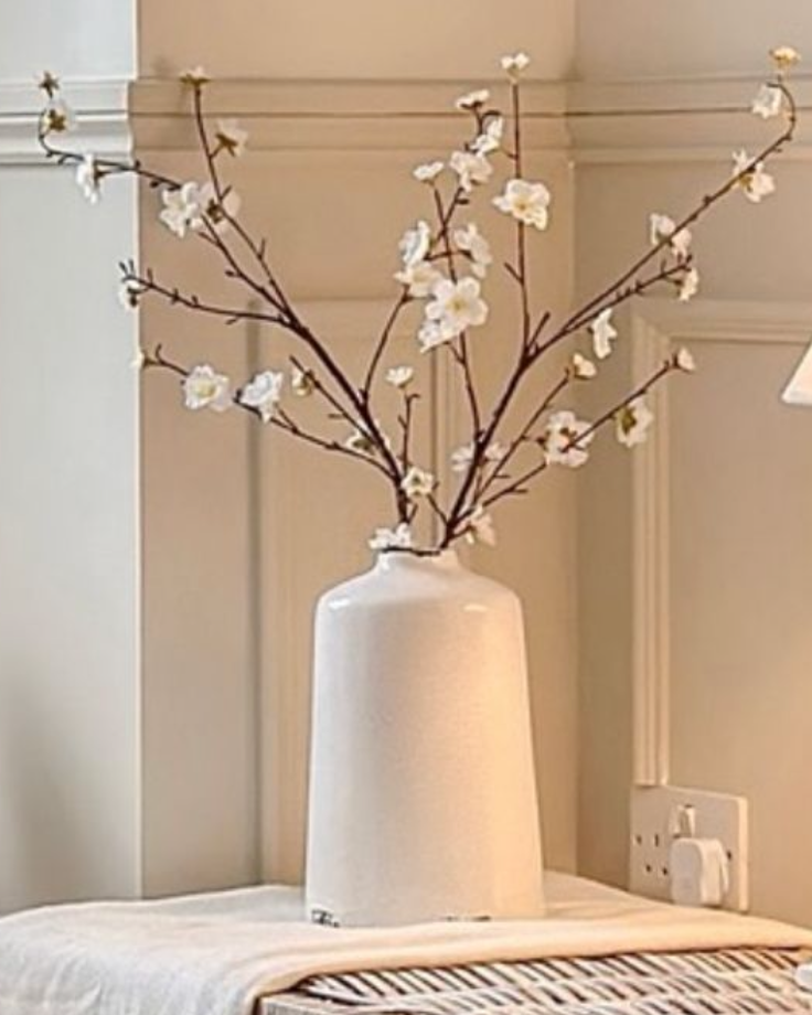 White glazed Liv vase by Hill Interiors featuring a sleek, modern design suitable for home decor.
