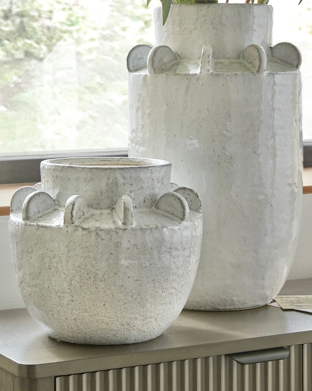 White ceramic wide neck textured vase by Hill Interiors, featuring a modern design with a smooth finish and decorative surface.