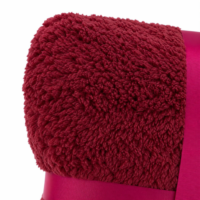 Burgundy Teddy Throw Blanket – Cosy Autumn & Winter Soft Furnishing
