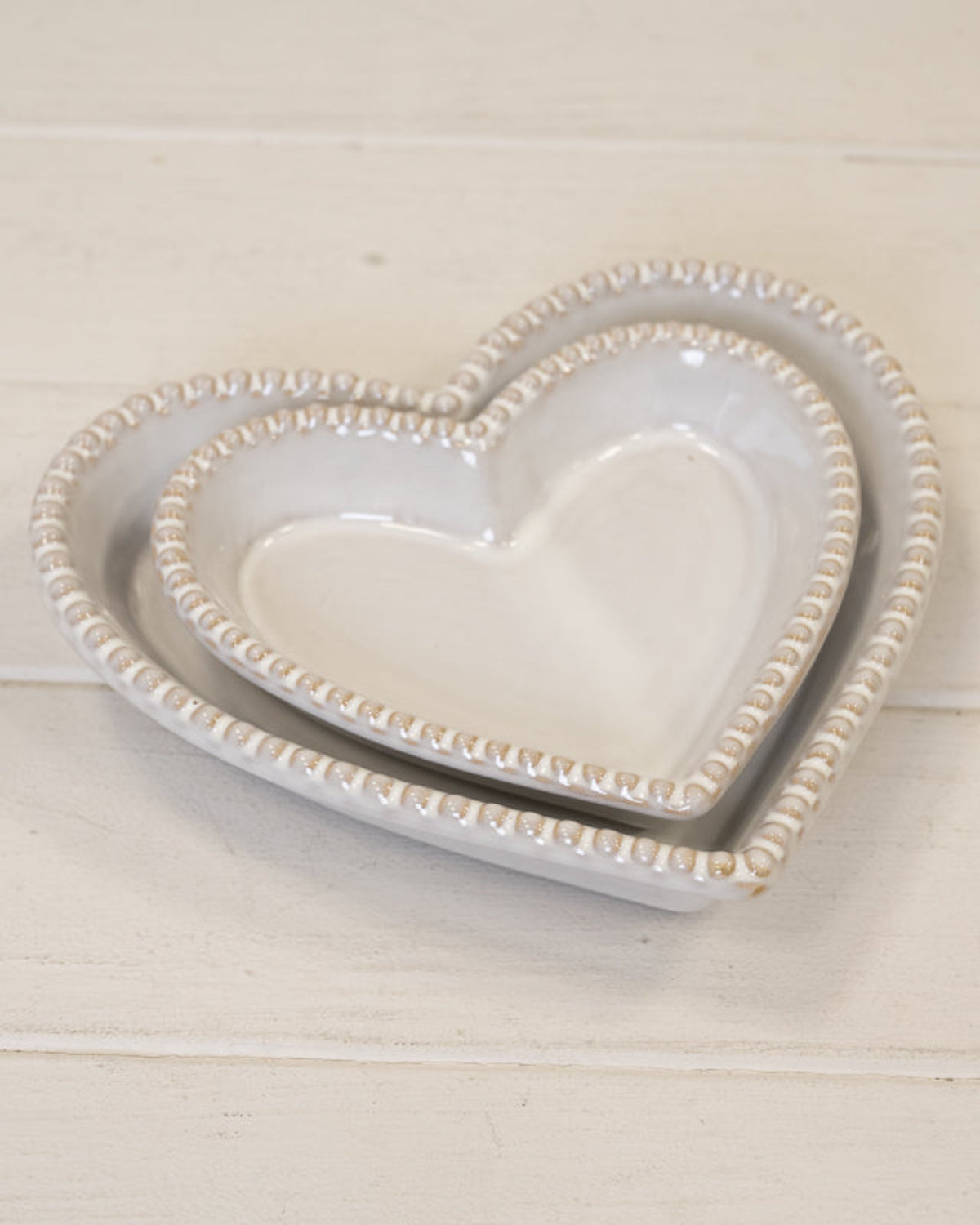 Natural Ceramic Heart Shaped Plate With Bobble Rim