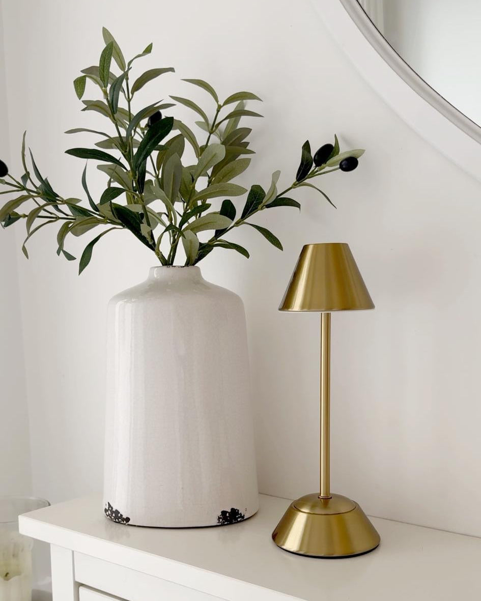 White glazed Liv vase by Hill Interiors, elegant ceramic vase with a smooth finish, perfect for home decor or floral arrangements.