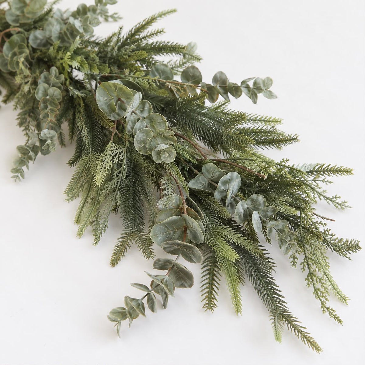 Artificial Luxury Green Spruce And Eucalyptus Garland — product image 7