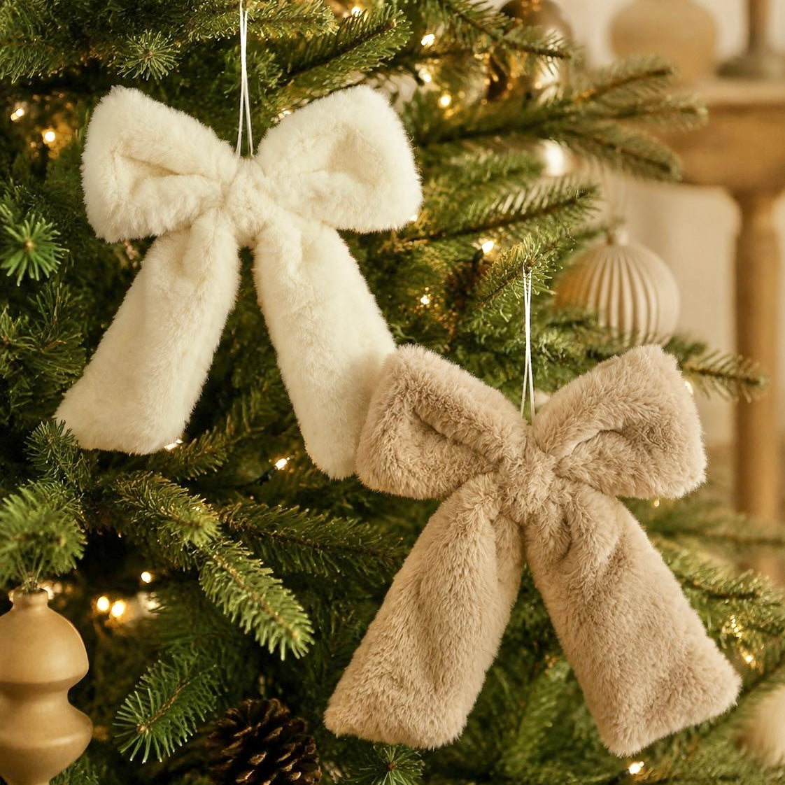 Fluffy Neutral Bow Hanger