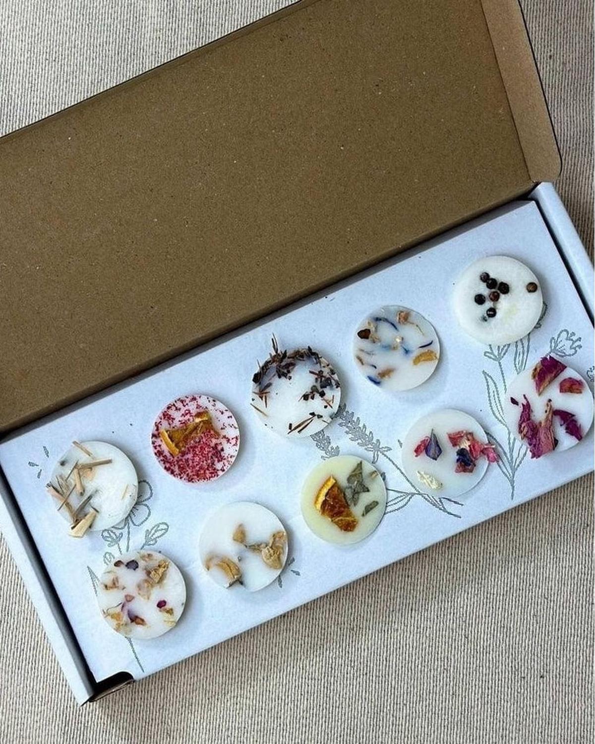 Gift Box Of Assorted Ten Wax Melts