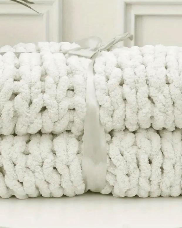Cloud King Size Large White Chenille Chunky Knit Blanket Throw