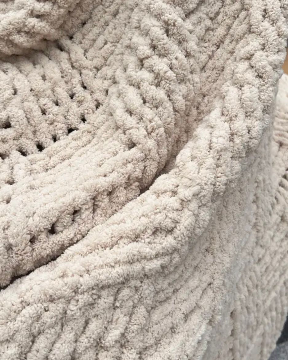 Plaid Double Medium Cream Chenille Chunky Knit Blanket Throw