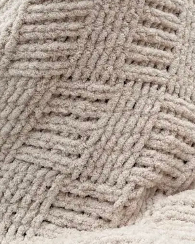 Plaid Double Medium Cream Chenille Chunky Knit Blanket Throw