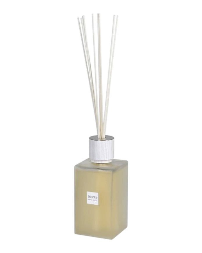 Coach House Sences Reed Diffuser Extra Large in white Alang Alang, showcasing the elegant home fragrance with reed sticks and diffuser bottle.