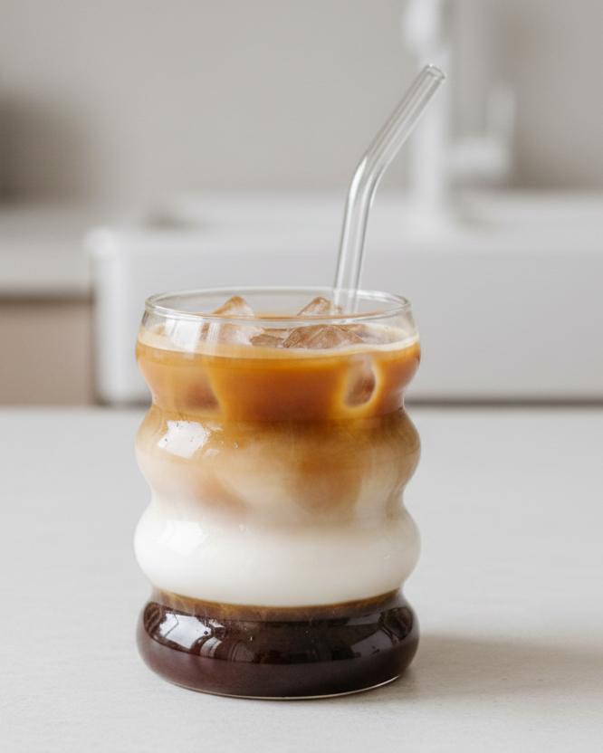 Starlight Express bubble glass coffee mug with straw, clear iced coffee cup for kitchen and dining use