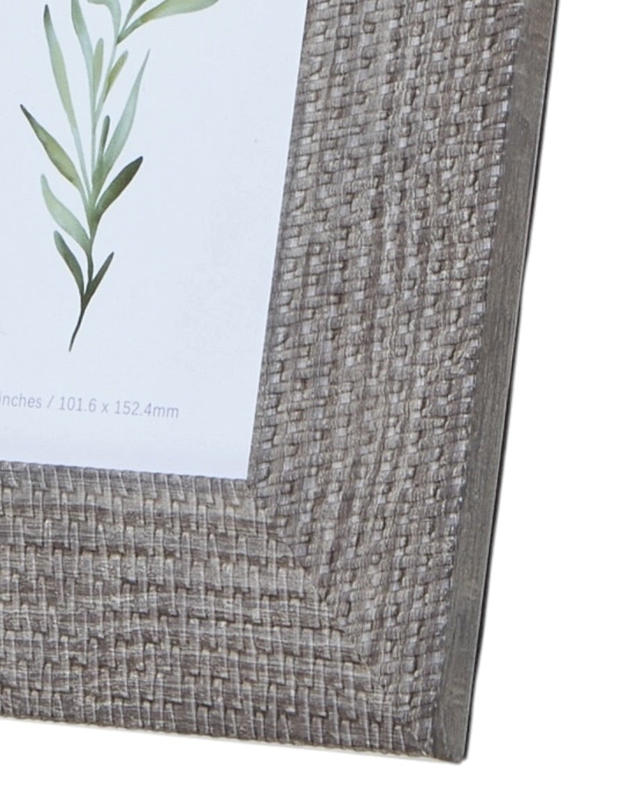 Neutral wooden photo frame with woven border from Hill Interiors, showcasing a stylish and elegant display for photographs.