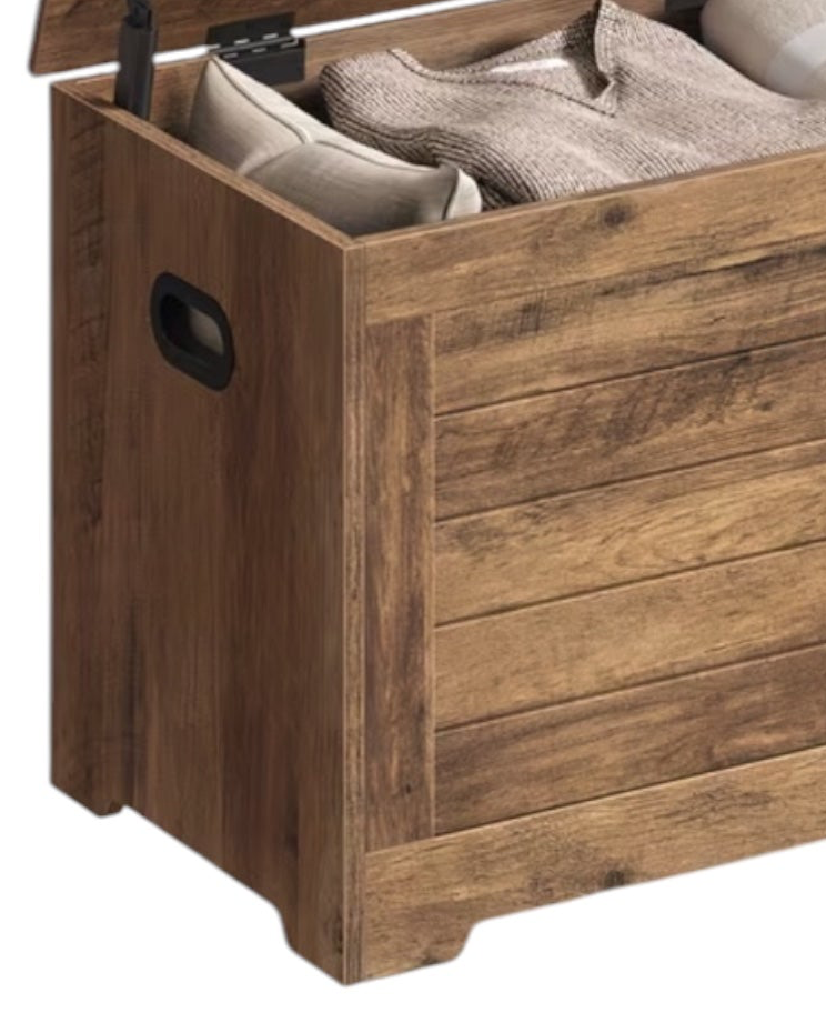 Starlight Express wooden storage trunk with lid, sturdy furniture piece ideal for living room or bedroom organization