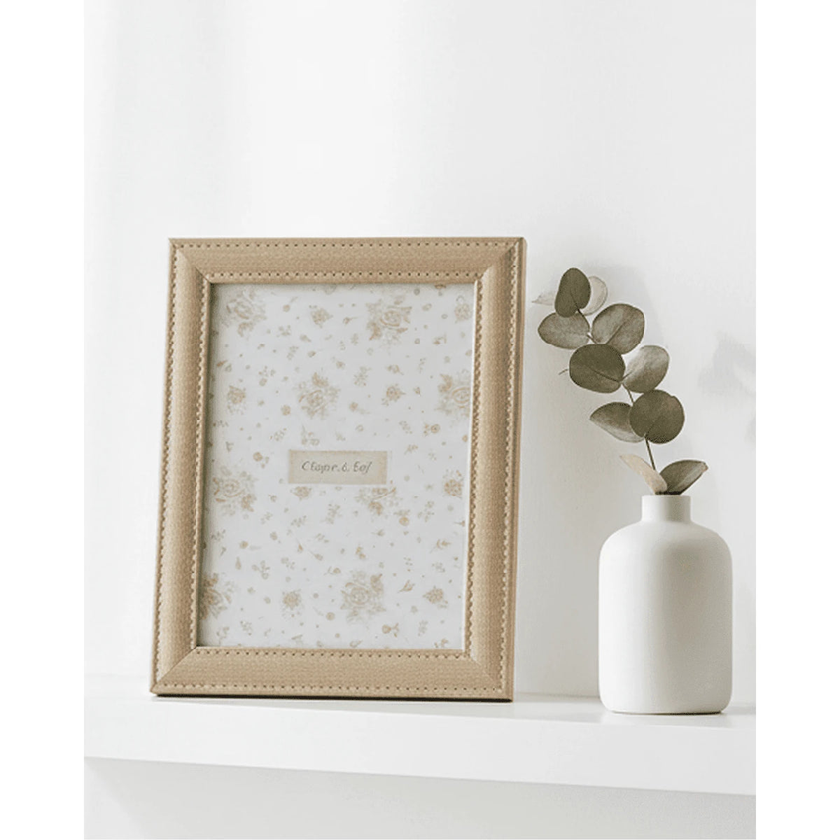 Beige wood photo frame by Clayre & Eef for 4x6 inch pictures, showcasing a rustic and natural style.