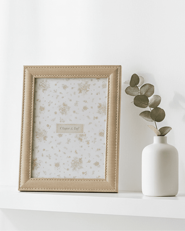 Beige wood photo frame by Clayre & Eef for 4x6 inch pictures, showcasing a rustic and natural style.