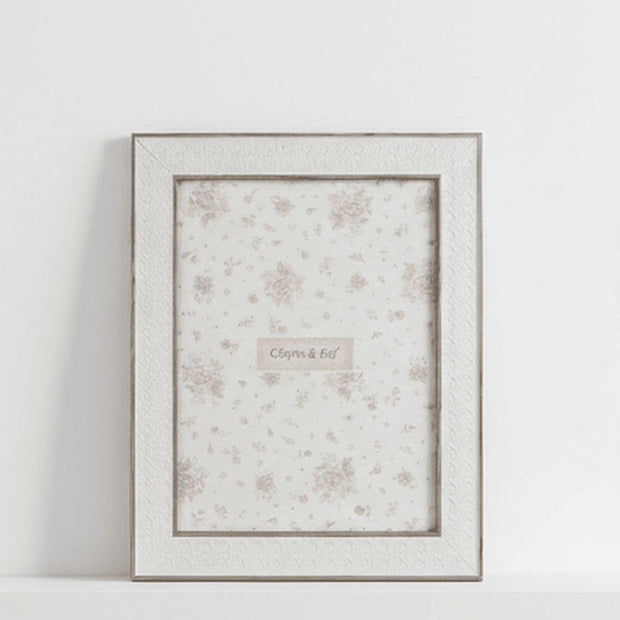 White wood photo frame from Clayre & Eef, 5x7 inch size, ideal for displaying photographs with a classic, elegant design.