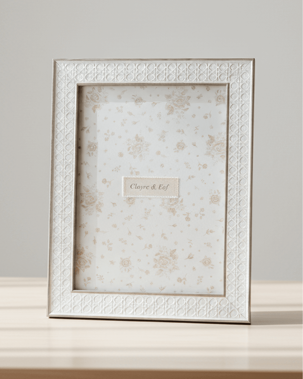 White wood photo frame by Clayre & Eef, 6x8 inch size, designed for displaying photographs in a stylish home decor setting.