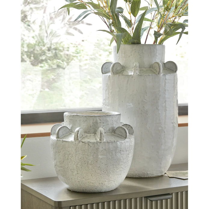 White ceramic wide neck textured vase by Hill Interiors, showcasing its elegant design and smooth surface.
