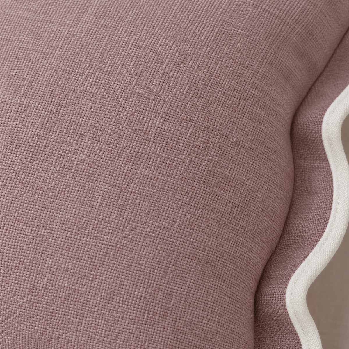 Chloe dusty pink 65 × 65 cm extra large bed cushion cover – fabric and ivory scalloped trim close-up 2