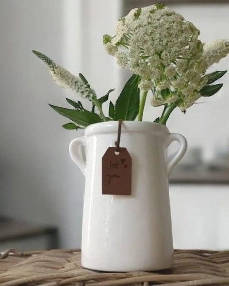 White stoneware ceramic milk churn pot by Gainsborough Giftware, rustic home decor vase with a vintage milk churn design