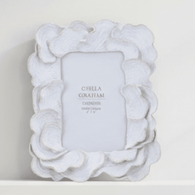 Whitewash oyster resin photo frame by Gisela Graham holding a 4x6cm picture, featuring a delicate anemone design.