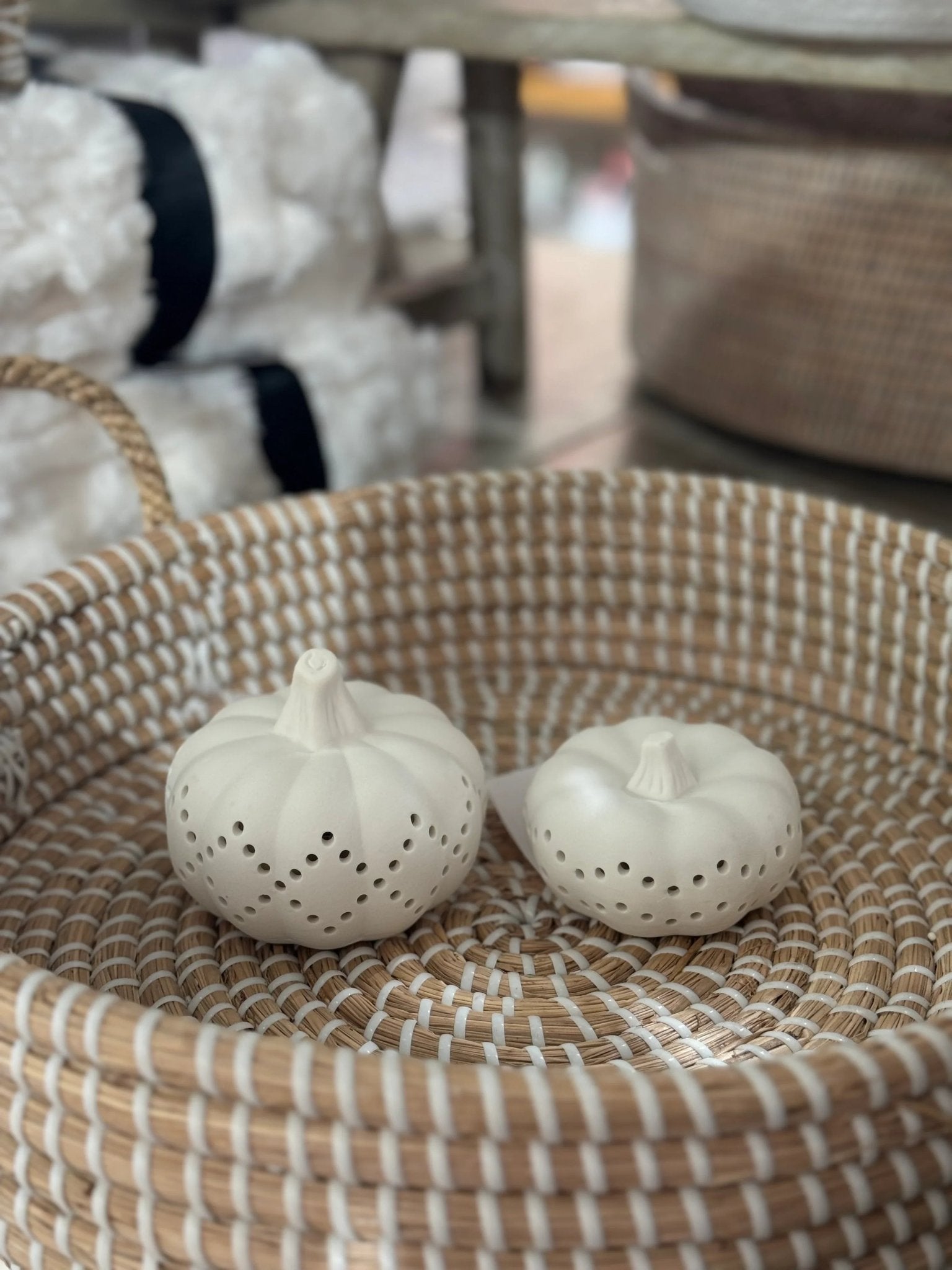 White Ceramic Light Up LED Pumpkin – Elegant Illuminated Autumn Decoration - Seasonal Decor - AutumnSeasonal Decor - Autumn - Lulu Loves Home