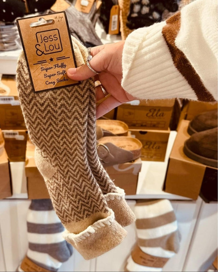 Beige herringbone Jess & Lou Cosy Cuff Socks, cozy knit accessories with ribbed cuffs and textured pattern.