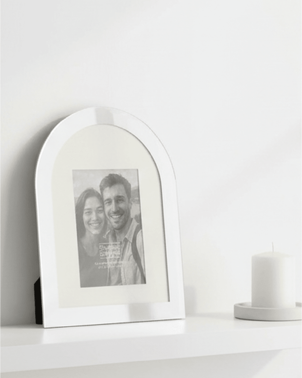 Joe Davies mirror arch photo frame for 3x5 inch pictures, decorative glass frame with elegant mirror finish.