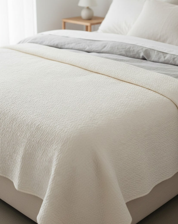 Neutral Stone Washed White Queen Sized Quilt Bedspread