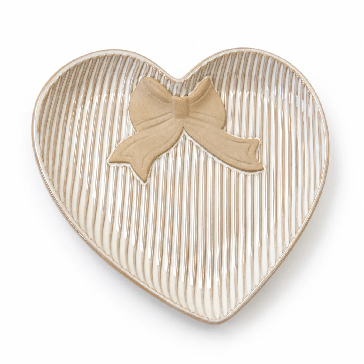 Satchville medium white heart plate with bow detail on a clean studio background