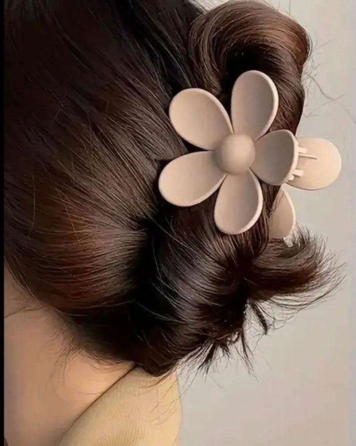 Medium Neutral Coloured Daisy Flower Hair Clip - AccessoriesAccessories - Lulu Loves Home