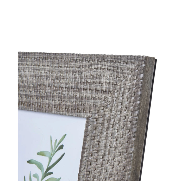 Neutral wooden photo frame with woven border from Hill Interiors, showcasing a stylish and rustic decor accent.