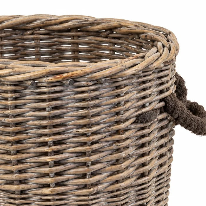 Close-up of a round woven log basket rim and rope handle