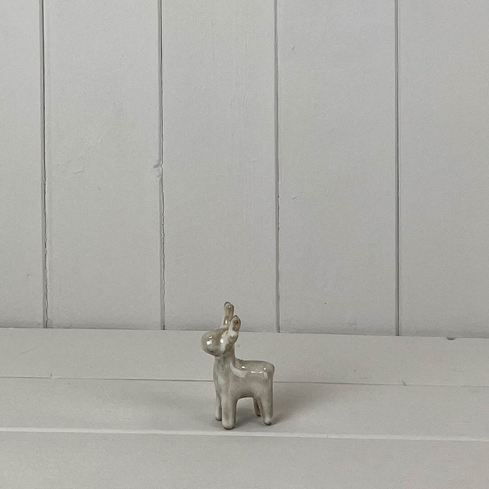Beige Mottle Ceramic Reindeer Decoration – Beige Mottle Ceramic Reindeer Decoration, W 5 x D 3 x H 8 cm