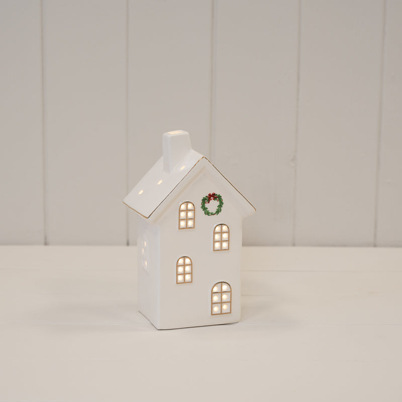 White Light Up LED House With Wreath – LED White House With Wreath, W 10 x D 7 x H 16 cm, porcelain