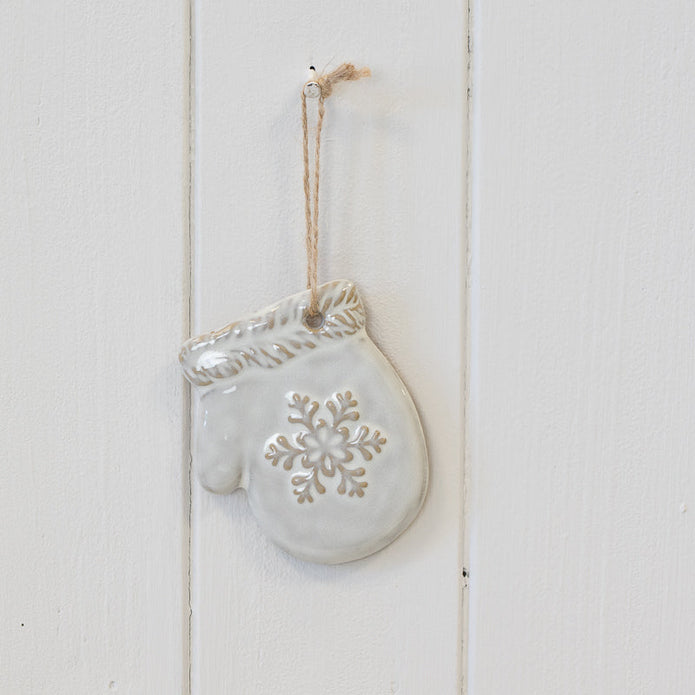 Ceramic Natural Hanging Mitten – Ceramic Natural Hanging Mitten, W 7 x D 8 x H 1 cm, porcelain