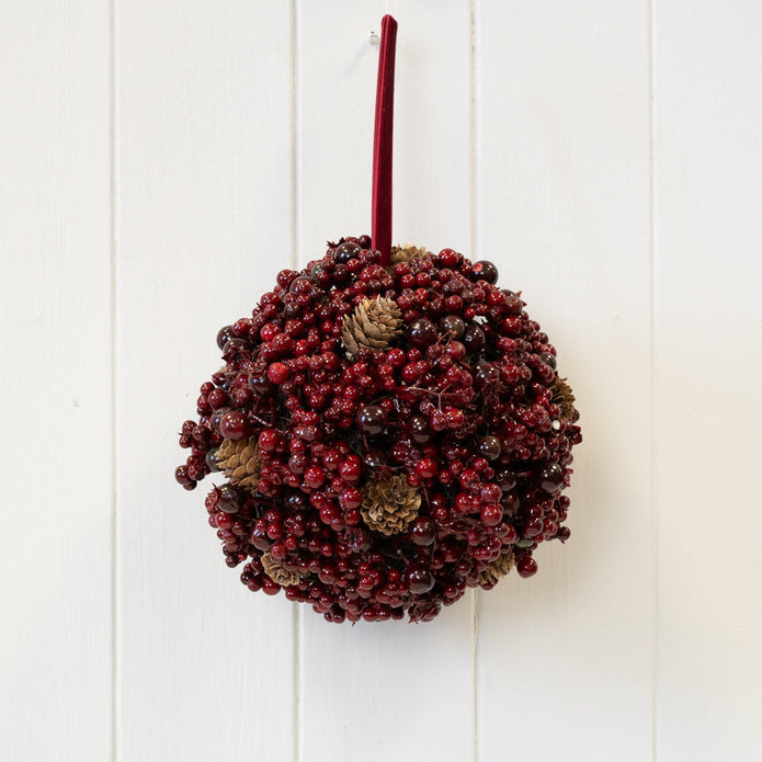 Luxury Hanging Ball Burgundy Berry With Mini Pinecone – Luxury Hanging Ball Burgundy Berry With Mini Pinecone, W 18 x D 18 x H 18 cm