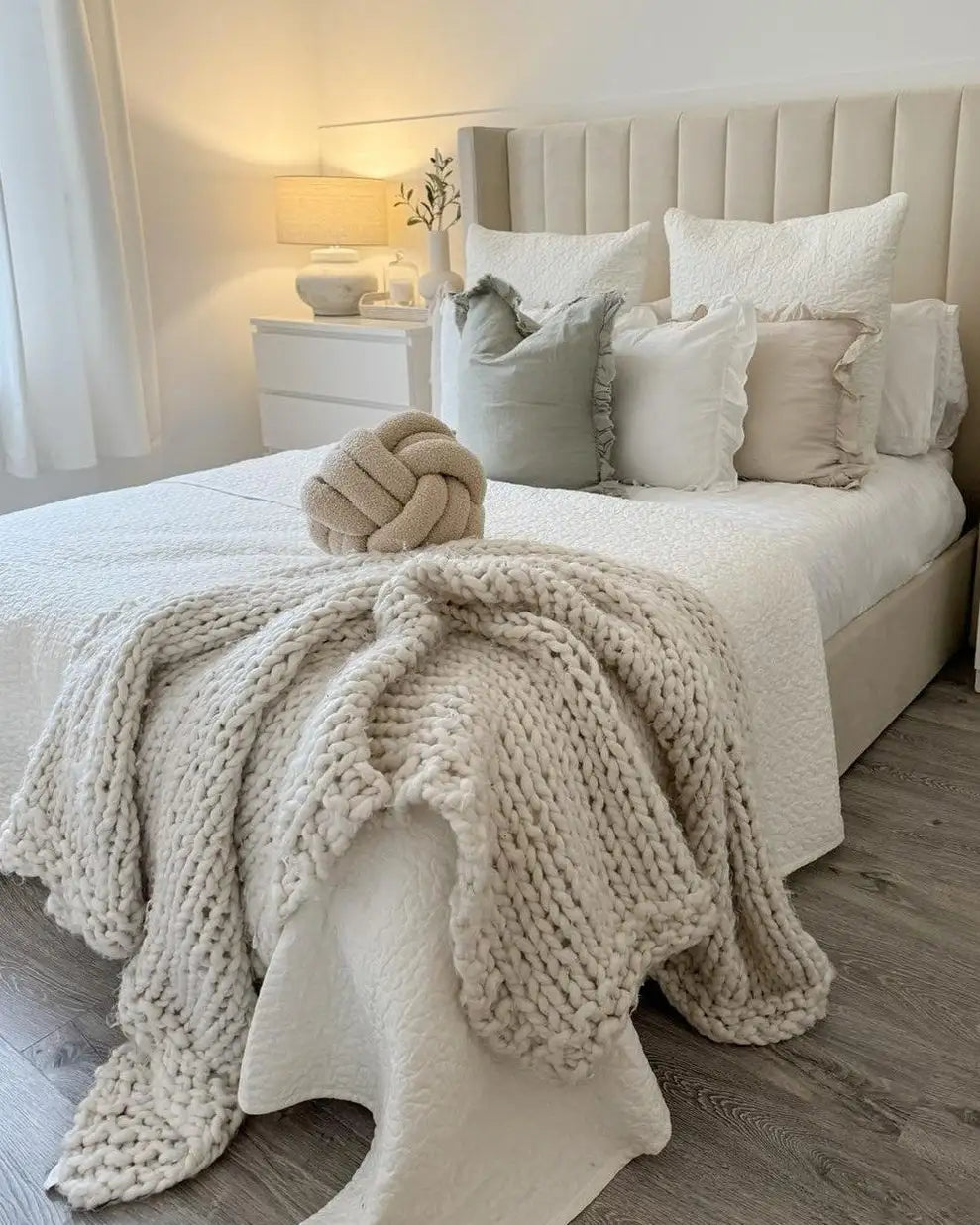 Cream chenille chunky knit blanket throw by Starlight Express, soft and cozy king-size soft furnishings for warm comfort.