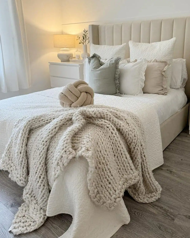 Cream chenille chunky knit blanket throw by Starlight Express, soft and cozy king-size soft furnishings for warm comfort.