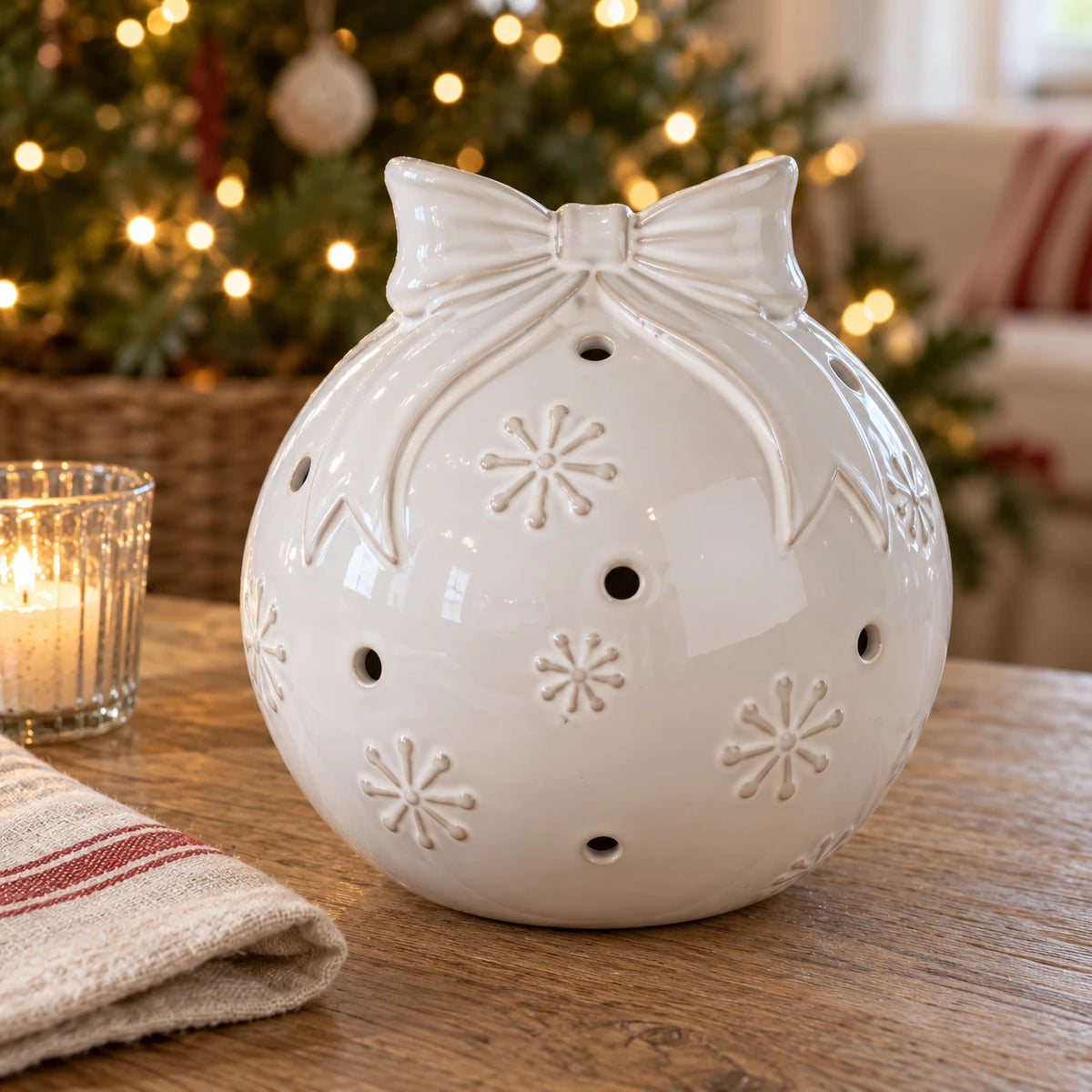 White ceramic Christmas bauble with bow and snowflake detail - large table
