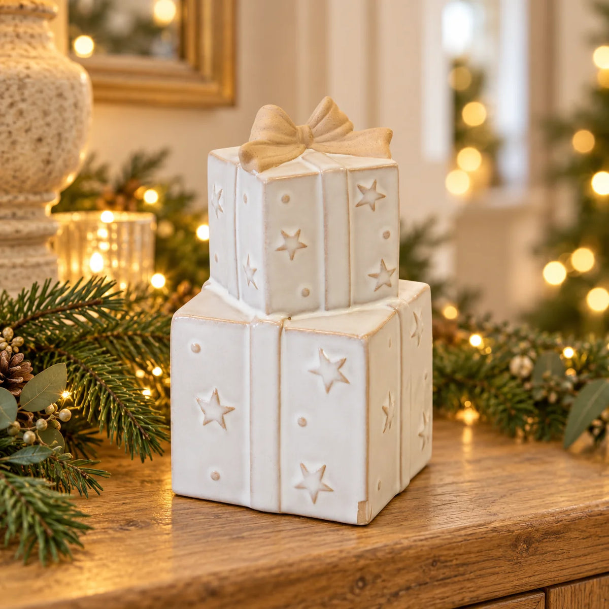 Satchville white stacked Stoneglazed ceramic Christmas gifts set