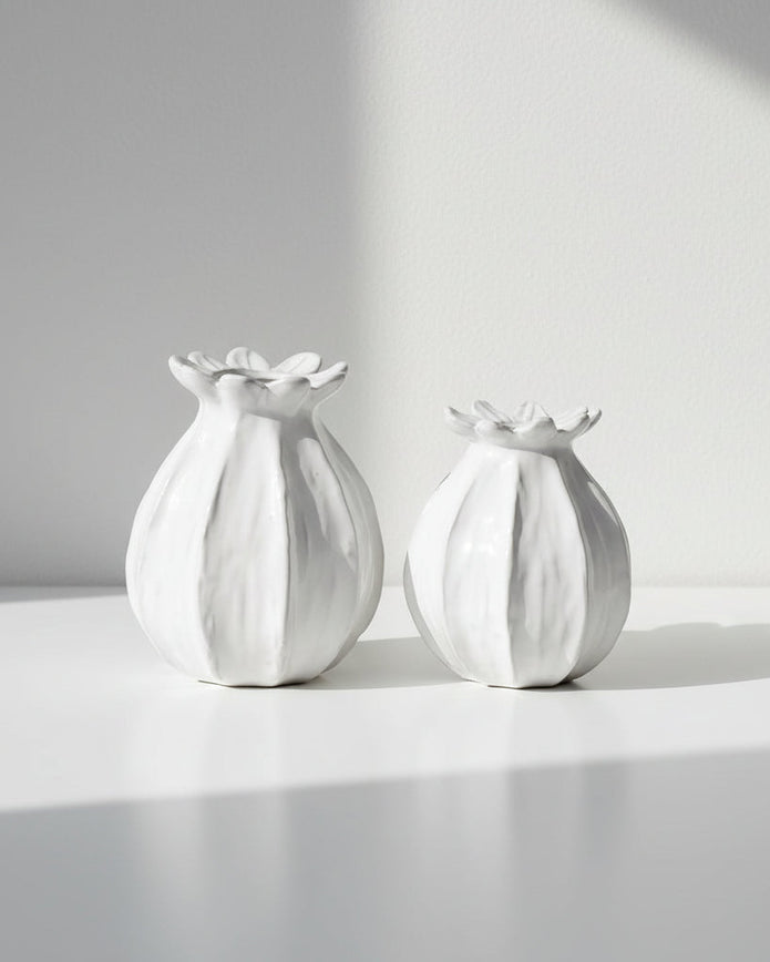 White Poppy Seed Head Vase by Gainsborough Giftware, small ceramic vase with detailed poppy seed head design.